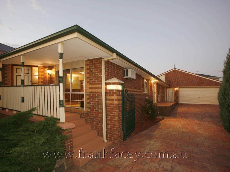 33 Lasiandra Circuit, Narre Warren VIC 3805
