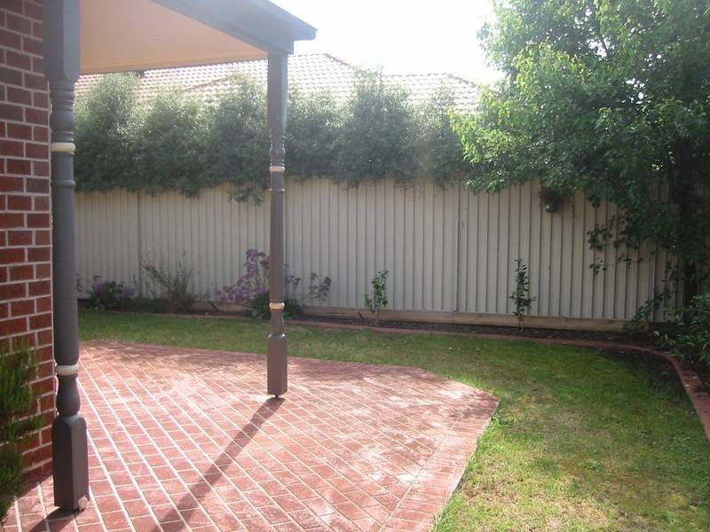 4 Cathedral Close, Pakenham VIC 3810