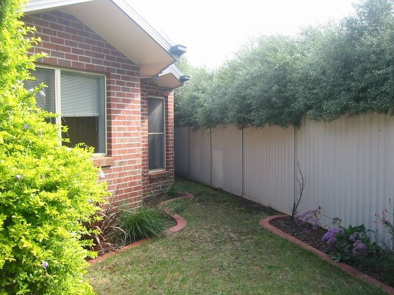 4 Cathedral Close, Pakenham VIC 3810
