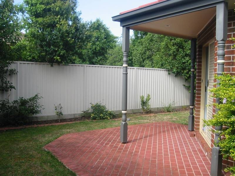 4 Cathedral Close, Pakenham VIC 3810