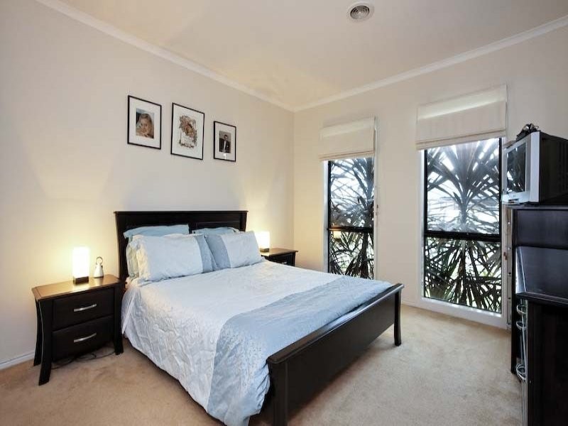 6 Latrobe Avenue, Pakenham VIC 3810