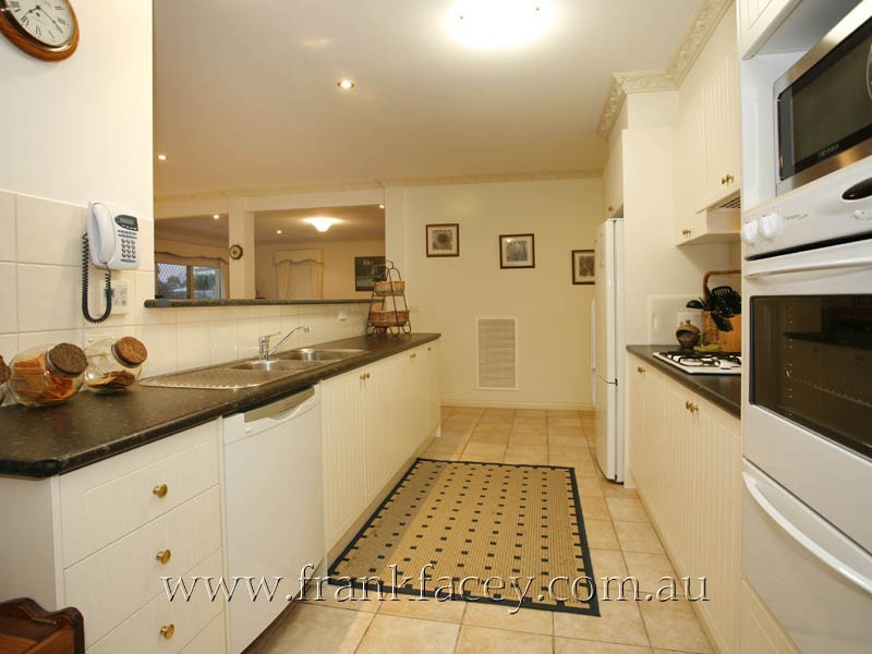 3 Tantallon Boulevard, Beaconsfield VIC 3807