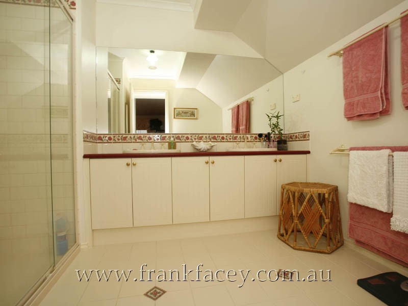 3 Tantallon Boulevard, Beaconsfield VIC 3807