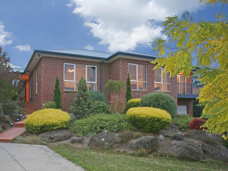 6 Ascot Rise, Berwick VIC 3806