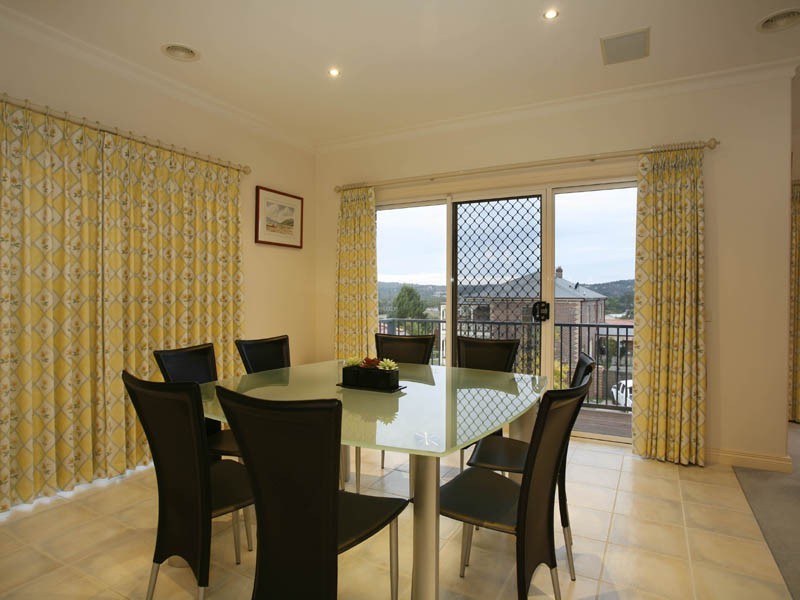 6 Ascot Rise, Berwick VIC 3806