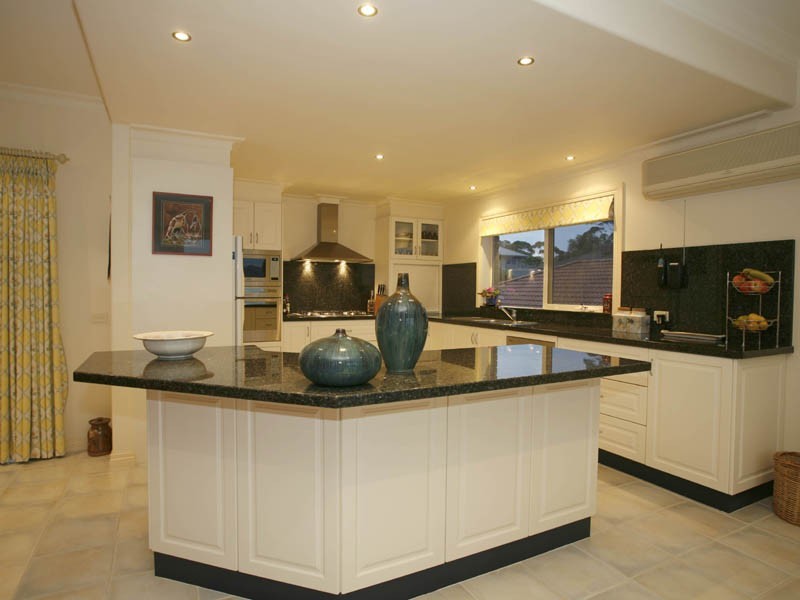 6 Ascot Rise, Berwick VIC 3806