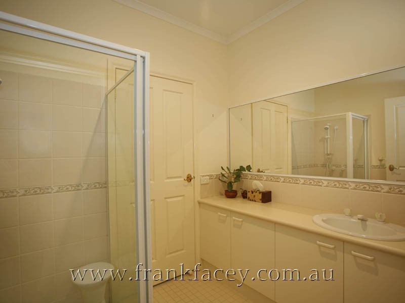 28/21-25 Parkhill Drive, Berwick VIC 3806