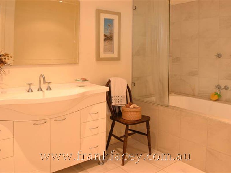 50 Huxtable Road, Pakenham Upper VIC 3810