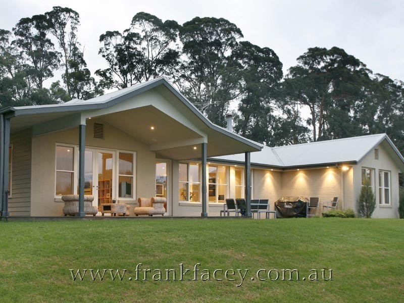 50 Huxtable Road, Pakenham Upper VIC 3810