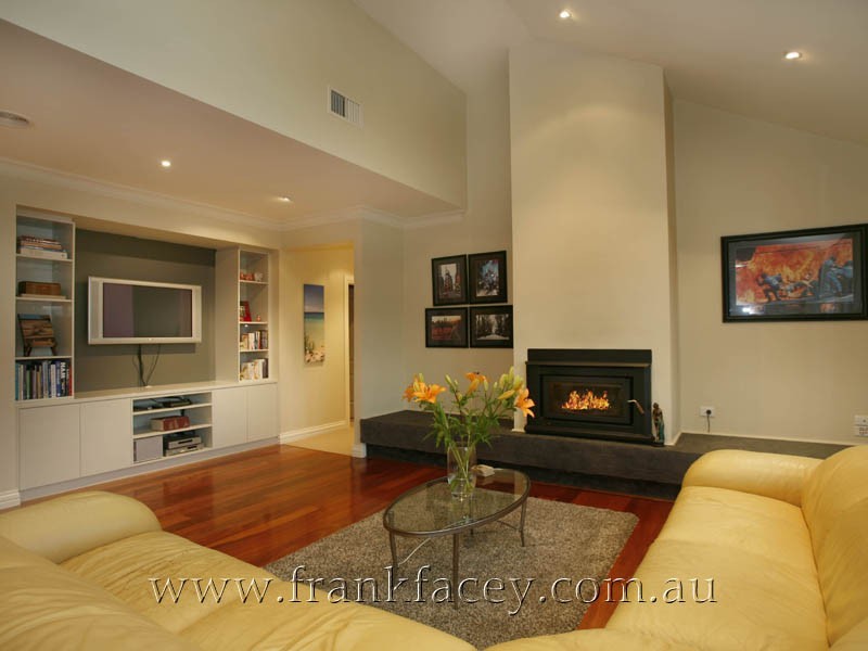 50 Huxtable Road, Pakenham Upper VIC 3810