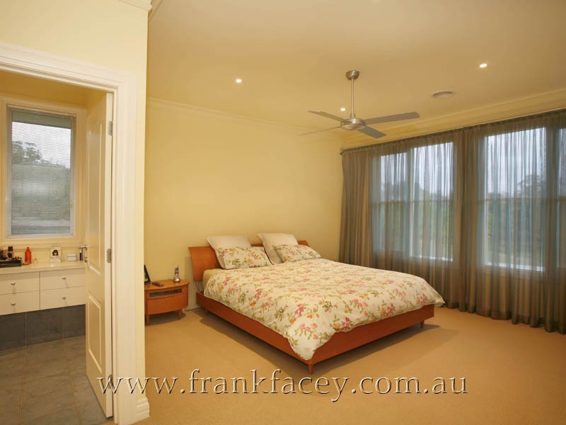 50 Huxtable Road, Pakenham Upper VIC 3810