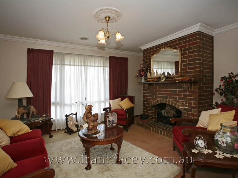 14 Millgrove Way, Berwick VIC 3806