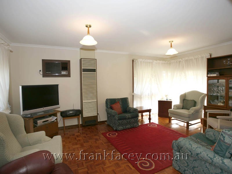 1/58 Woods Street, Beaconsfield VIC 3807
