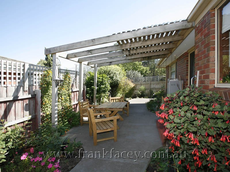 1/58 Woods Street, Beaconsfield VIC 3807