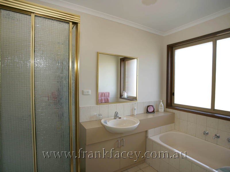 1/58 Woods Street, Beaconsfield VIC 3807