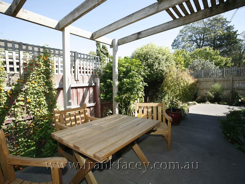 1/58 Woods Street, Beaconsfield VIC 3807