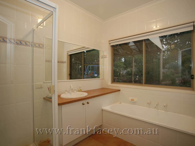 39 Sugarloaf Road, Beaconsfield Upper VIC 3808