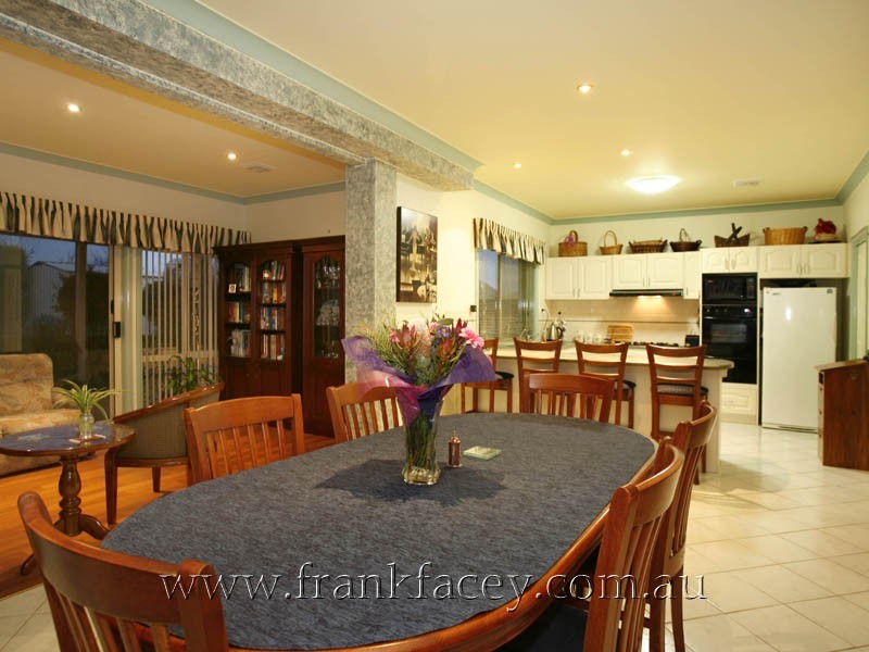 6 Cullen Close, Berwick VIC 3806