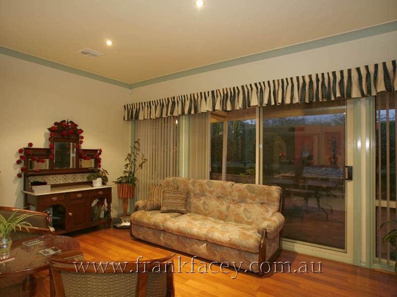 6 Cullen Close, Berwick VIC 3806