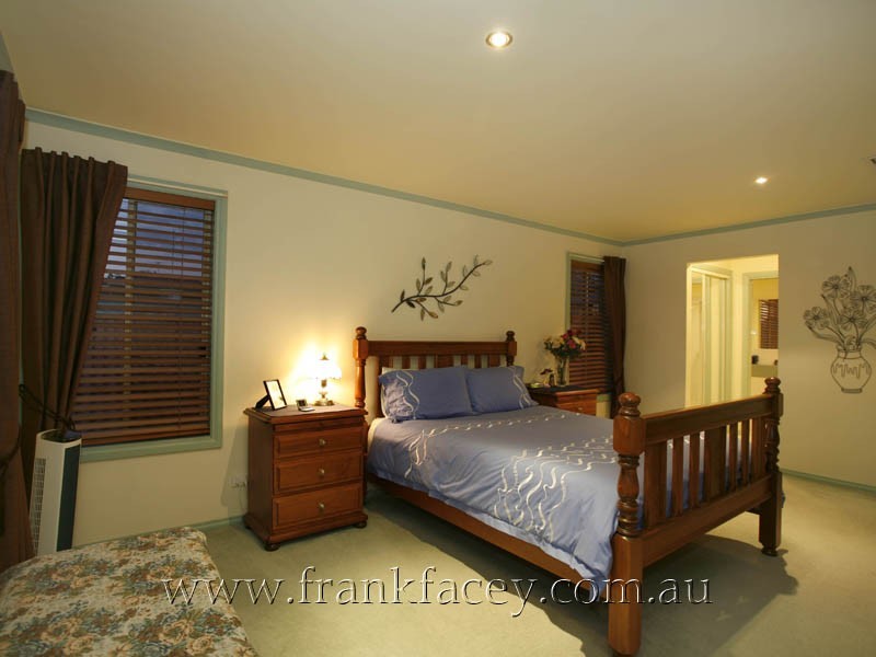 6 Cullen Close, Berwick VIC 3806