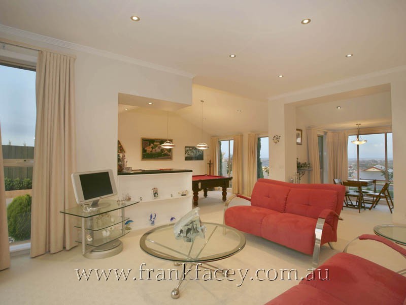 6 Royal Crescent, Beaconsfield VIC 3807