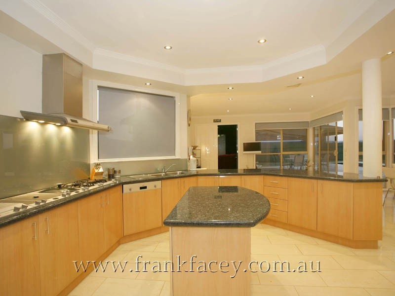 6 Royal Crescent, Beaconsfield VIC 3807