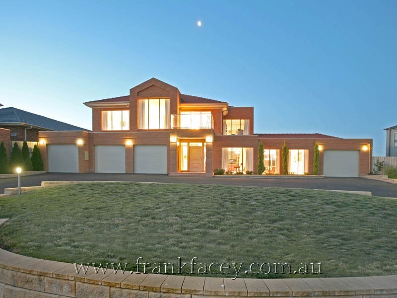 6 Royal Crescent, Beaconsfield VIC 3807
