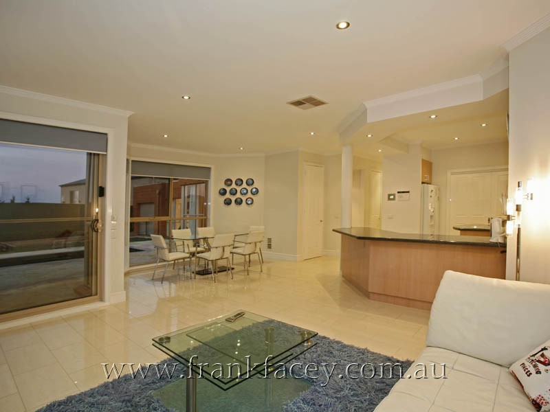 6 Royal Crescent, Beaconsfield VIC 3807
