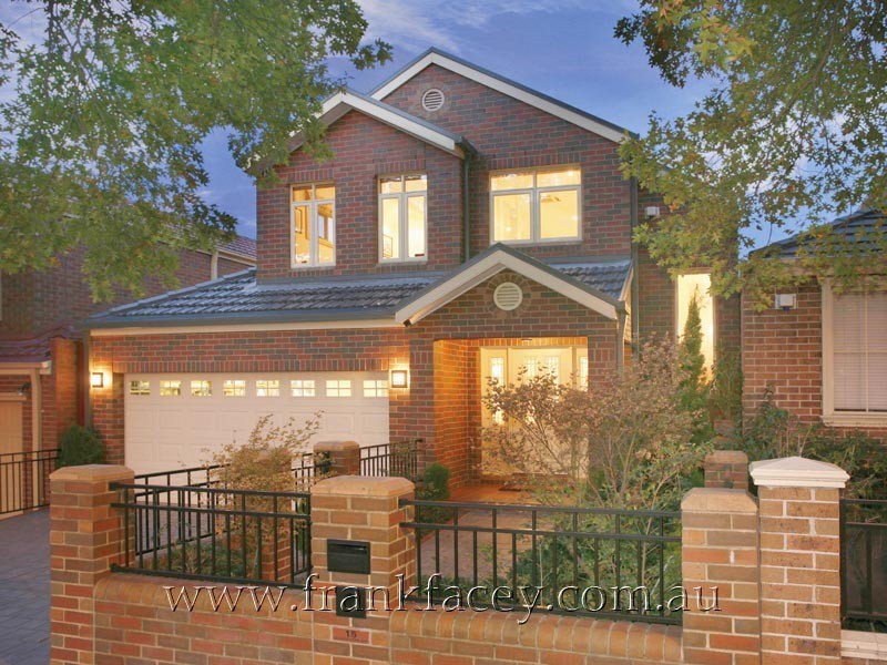 15 Gloucester Avenue, Berwick VIC 3806