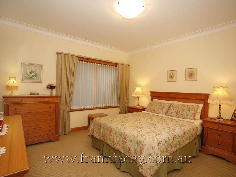 15 Gloucester Avenue, Berwick VIC 3806