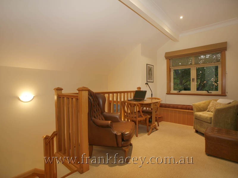 15 Gloucester Avenue, Berwick VIC 3806