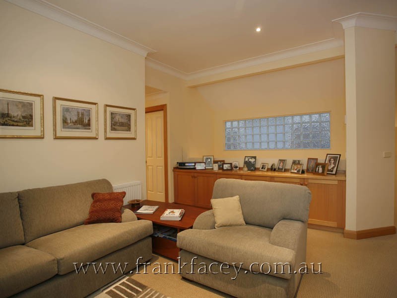 15 Gloucester Avenue, Berwick VIC 3806