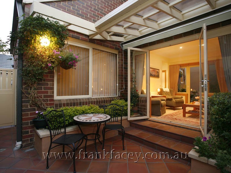 15 Gloucester Avenue, Berwick VIC 3806