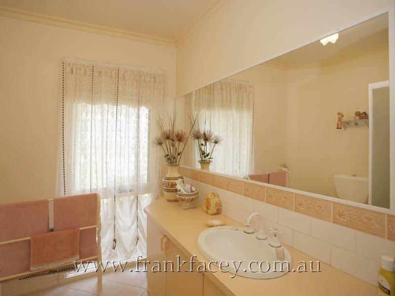 6 Julius Court, Berwick VIC 3806