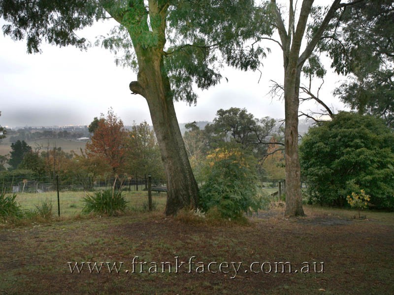 18 Quamby Avenue, Guys Hill VIC 3807