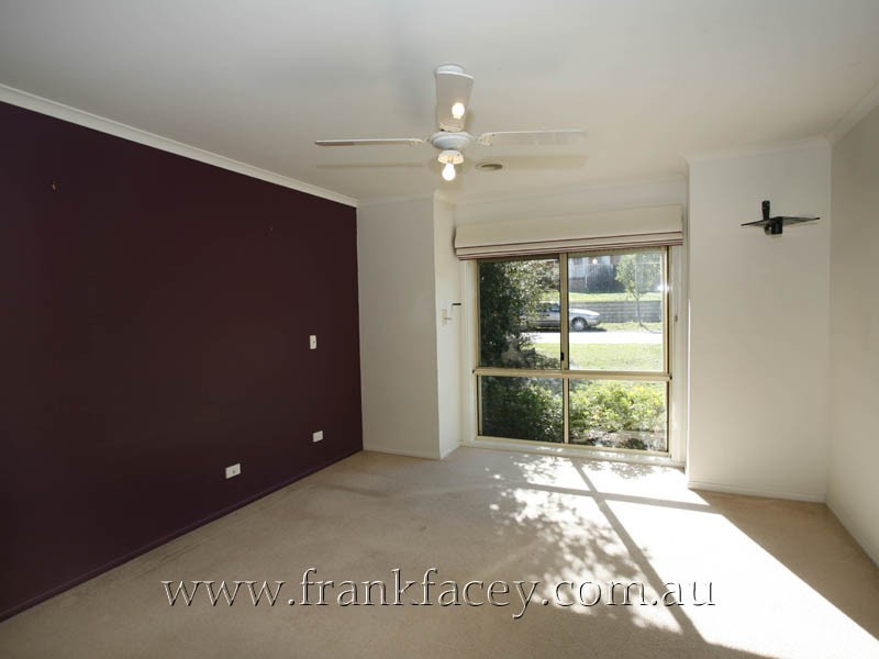 33 John Fisher Drive, Berwick VIC 3806