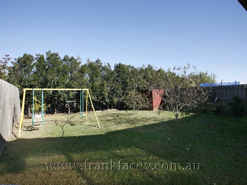 33 John Fisher Drive, Berwick VIC 3806
