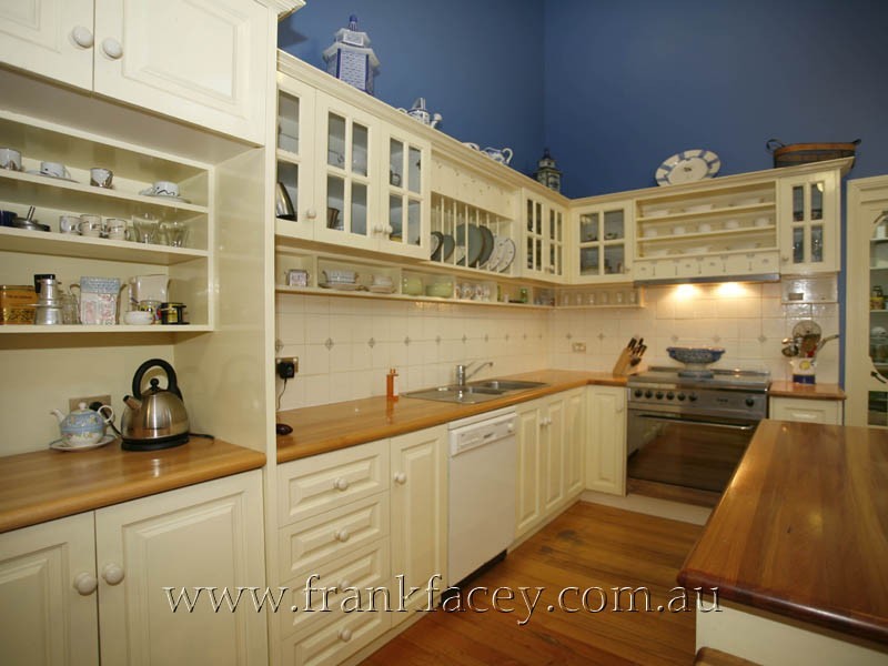 26 Walnut Grove, Beaconsfield VIC 3807