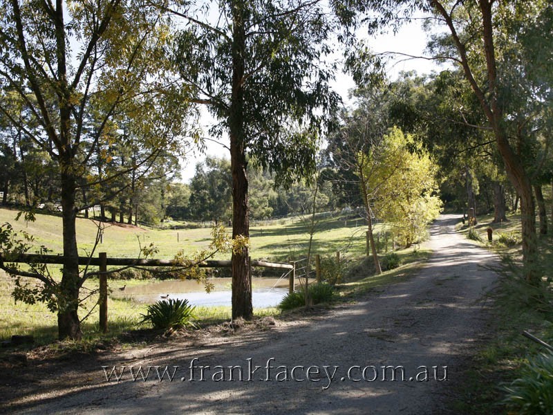 26 Walnut Grove, Beaconsfield VIC 3807