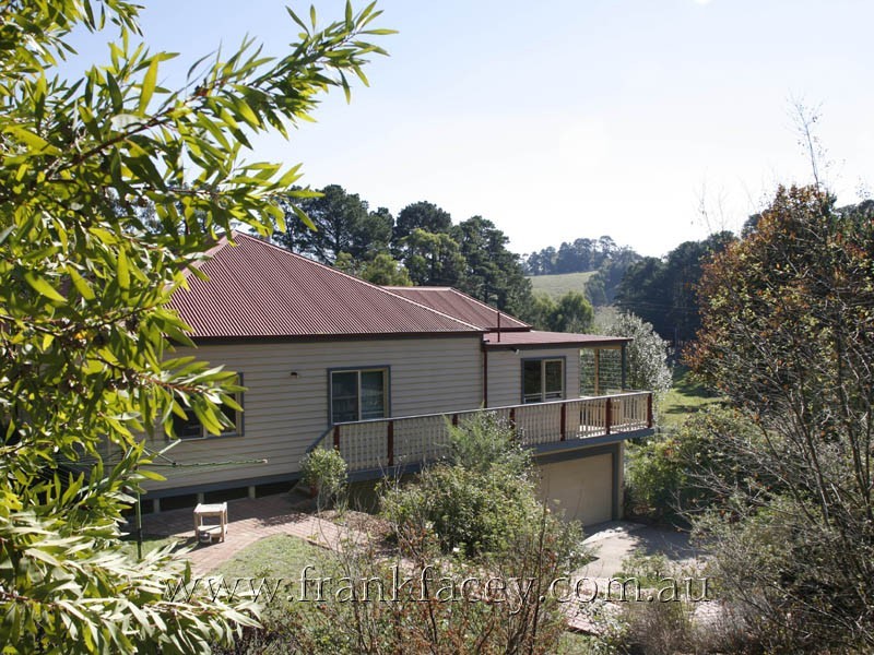 26 Walnut Grove, Beaconsfield VIC 3807