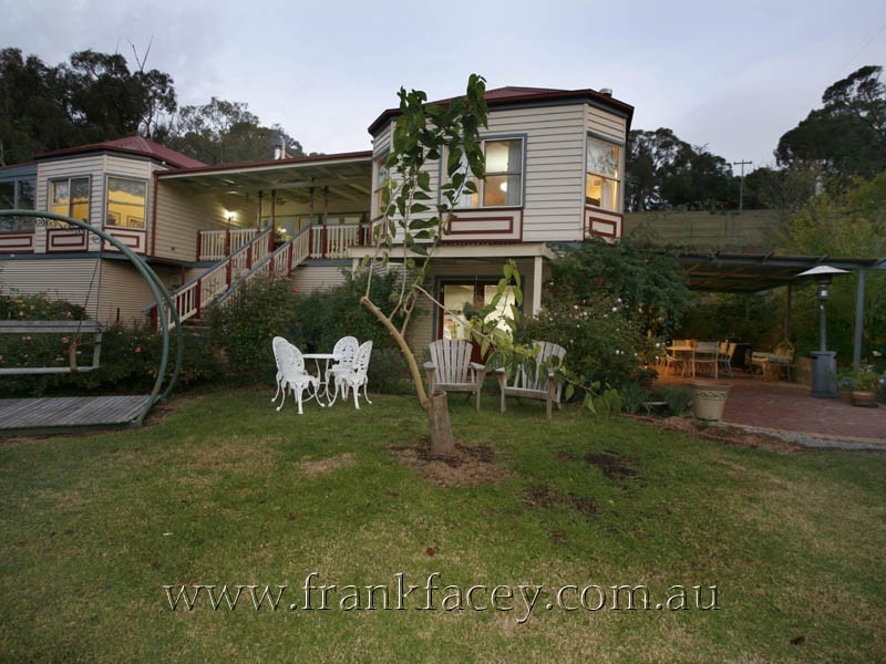26 Walnut Grove, Beaconsfield VIC 3807