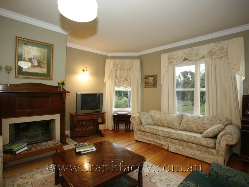 26 Walnut Grove, Beaconsfield VIC 3807