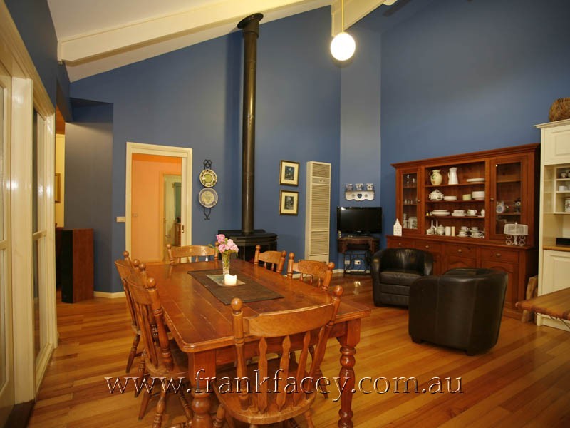 26 Walnut Grove, Beaconsfield VIC 3807