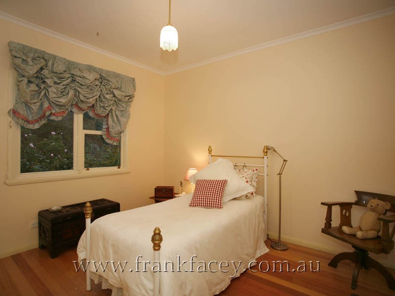 26 Walnut Grove, Beaconsfield VIC 3807