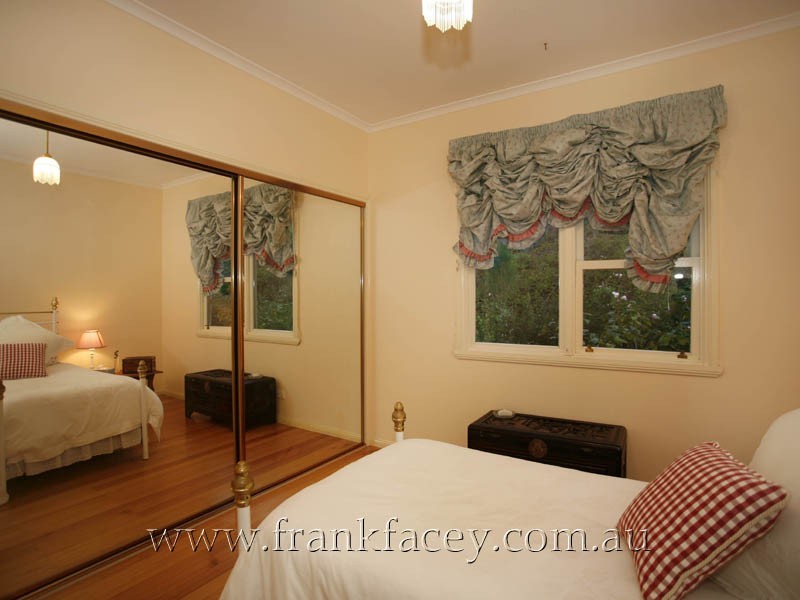26 Walnut Grove, Beaconsfield VIC 3807