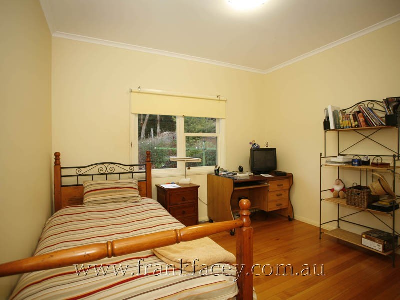26 Walnut Grove, Beaconsfield VIC 3807