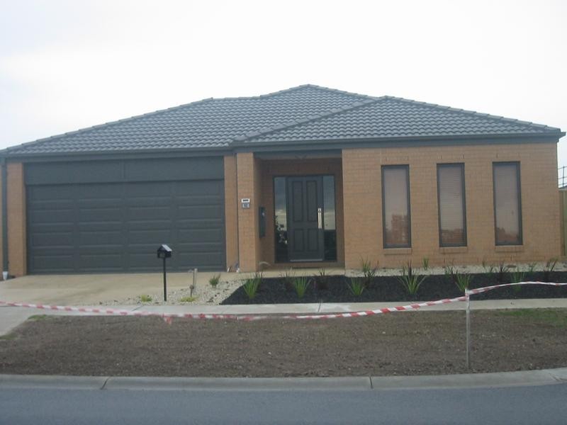 82 Melington Drive, Lyndhurst VIC 3975