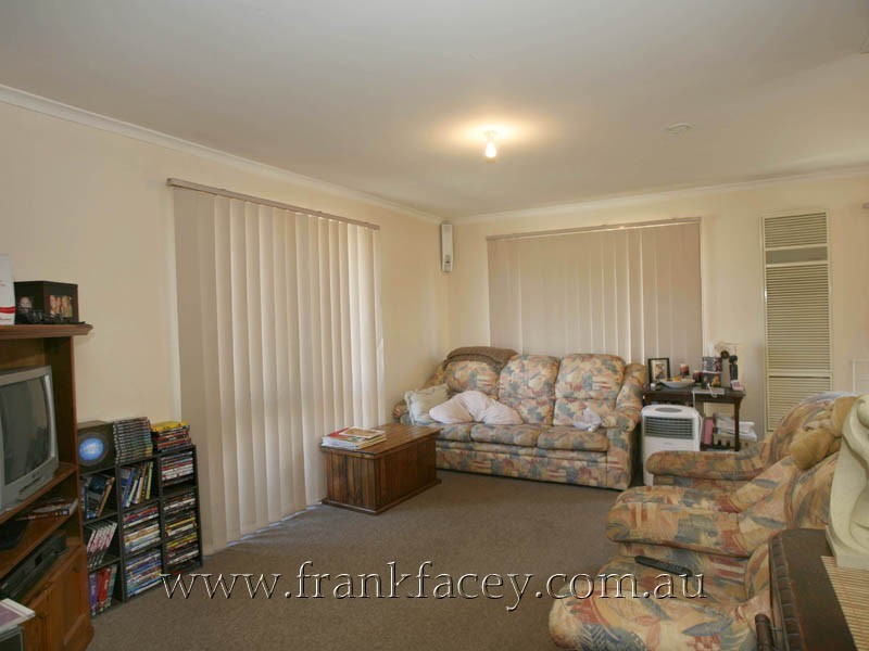 1, 2 & 3/19 Bluegum Court, Narre Warren VIC 3805