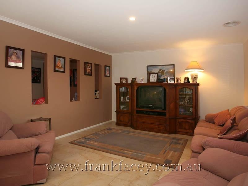 11 Belmont Road, Berwick VIC 3806