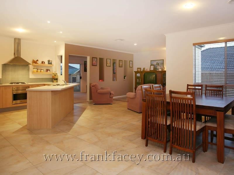 11 Belmont Road, Berwick VIC 3806